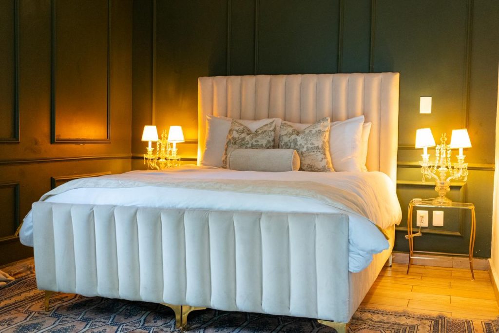 mansion de papilio, master suite cezzane,