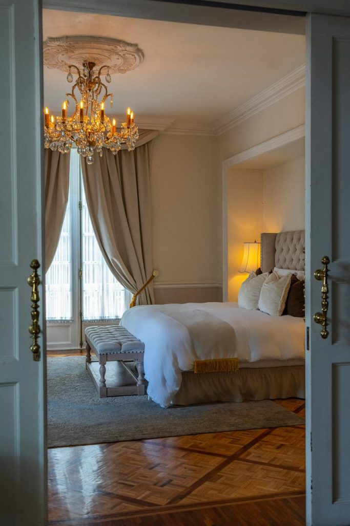 mansion de papilio, master suite charles